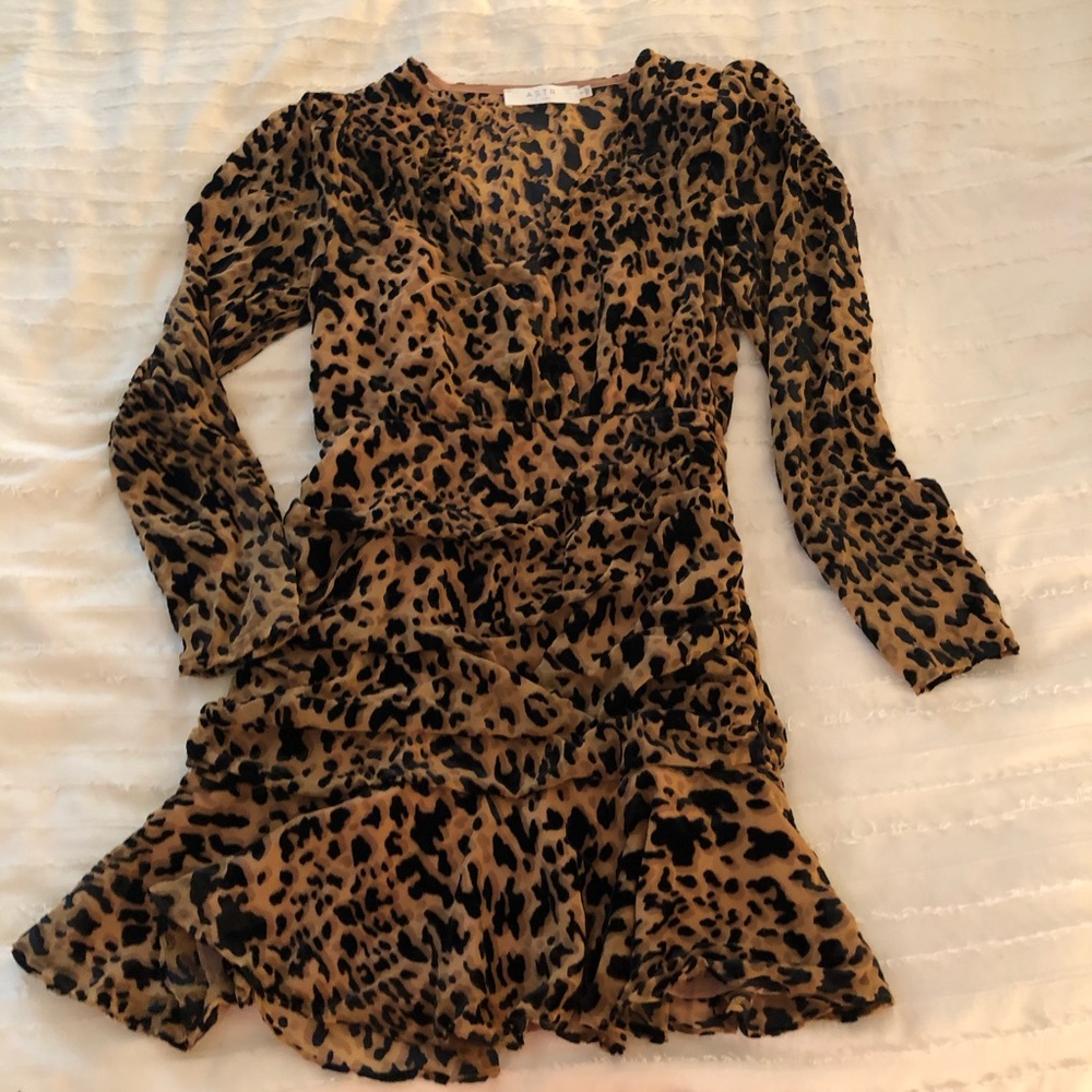 NWT ASTR the Label Ruched Leopard Mini-Dress